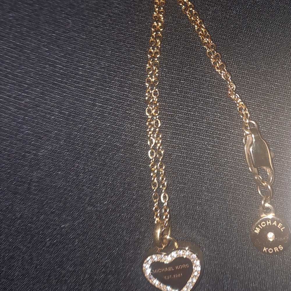 Michael kors heart pendant necklace!